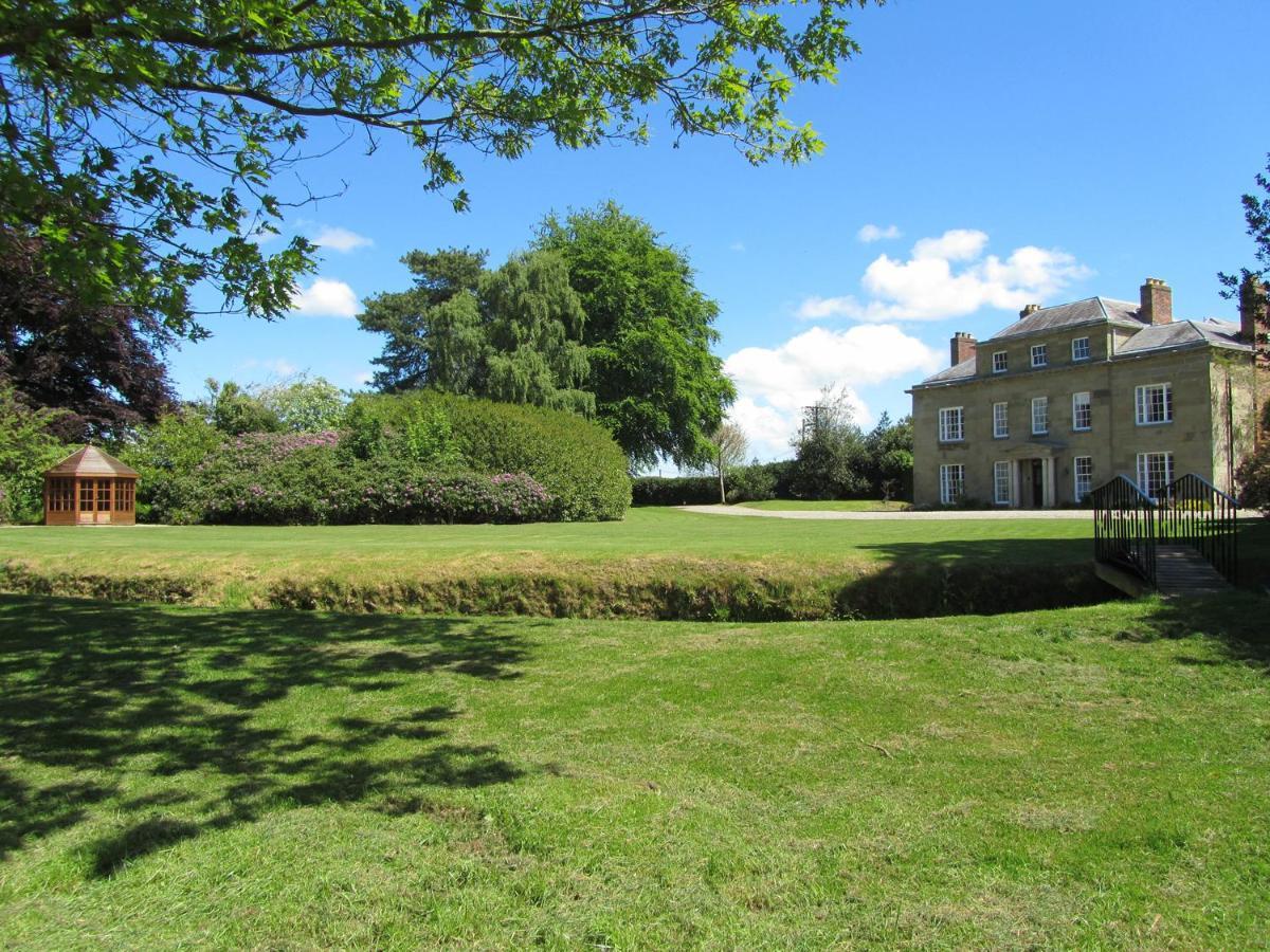 Villa Plas Yolyn à Ifton Heath Extérieur photo